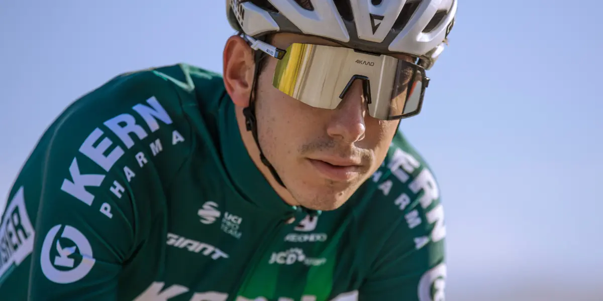 Kern Pharma Presenta Su Nuevo Maillot Para