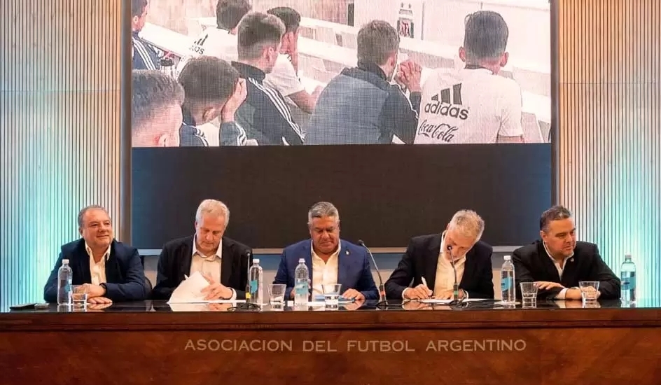 Gobierno Argentina firma el convenio de educación fútbol femenino en los colegios. 