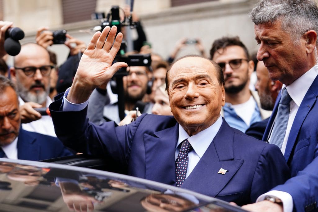 Berlusconi, entre el Monza y la política, estuvo al pie del cañón hasta el último día.