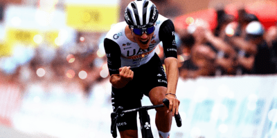 Juan Ayuso - Ciclismo - Finisher - Equipo UAE - Kern Pharma