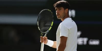 Carlos Alcaraz lesión tiempo Wimbledon