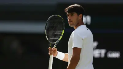 Carlos Alcaraz lesión tiempo Wimbledon