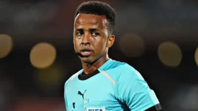 Quién es Omar Artan árbitro Mundial Trump Supercopa